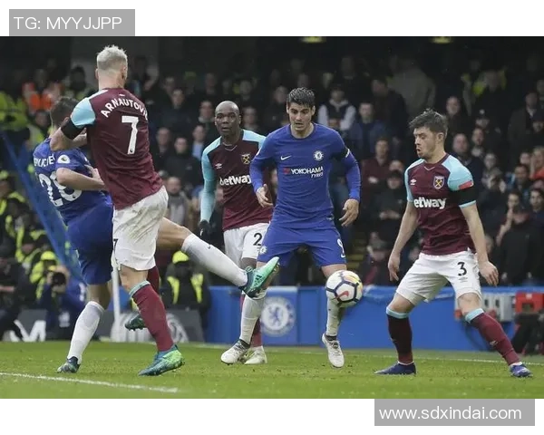 莫尔德与巴伦西亚的较量揭示了欧洲足球的激烈竞争与战术博弈